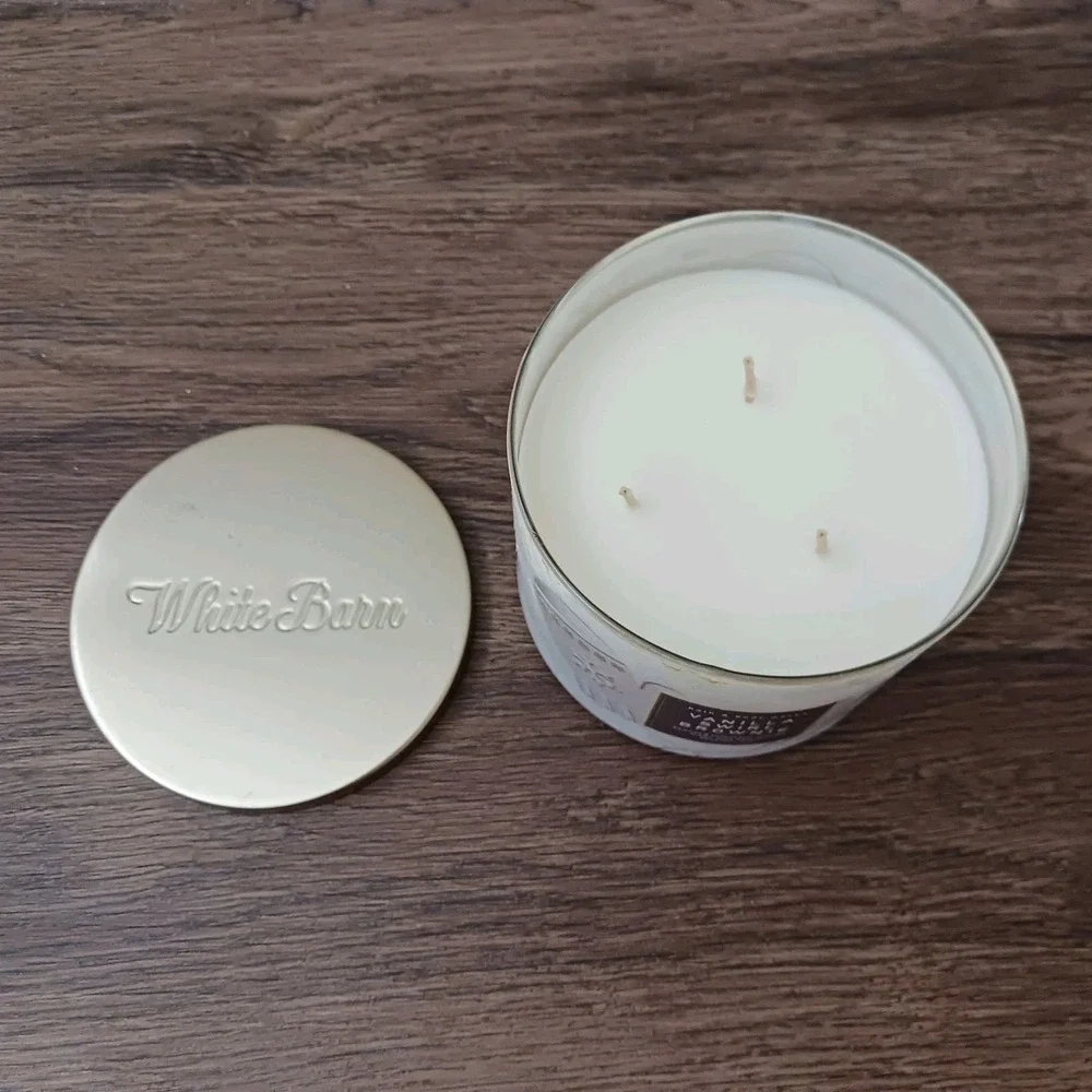 Bath & Body Works Candle 3 Wick Vanilla Swirl Brownie Delicious White Barn New
